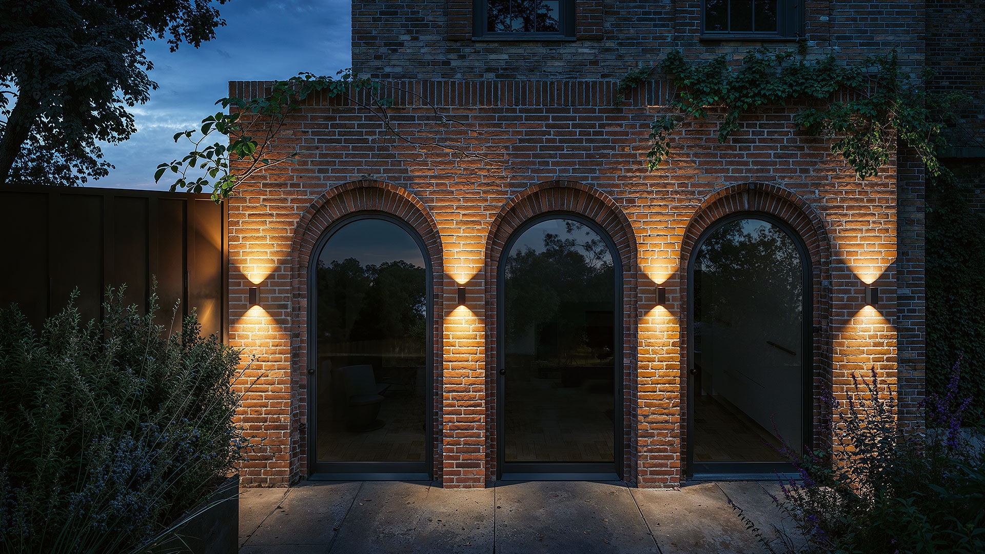 Éclairage architectural extérieur d'une façade
